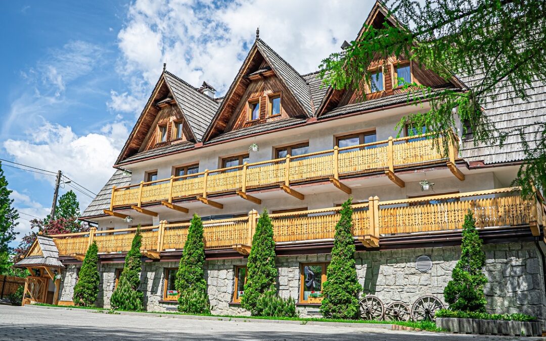 Zakopane latem: Odwróć się od zgiełku! Jak znaleźć sekretny nocleg blisko szlaków, zanim sezon zdąży Cię pokonać?